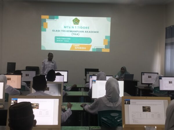 MTsN 1 TIDORE GELAR GLADI BERSIH TES KEMAMPUAN AKADEMIK SISWA